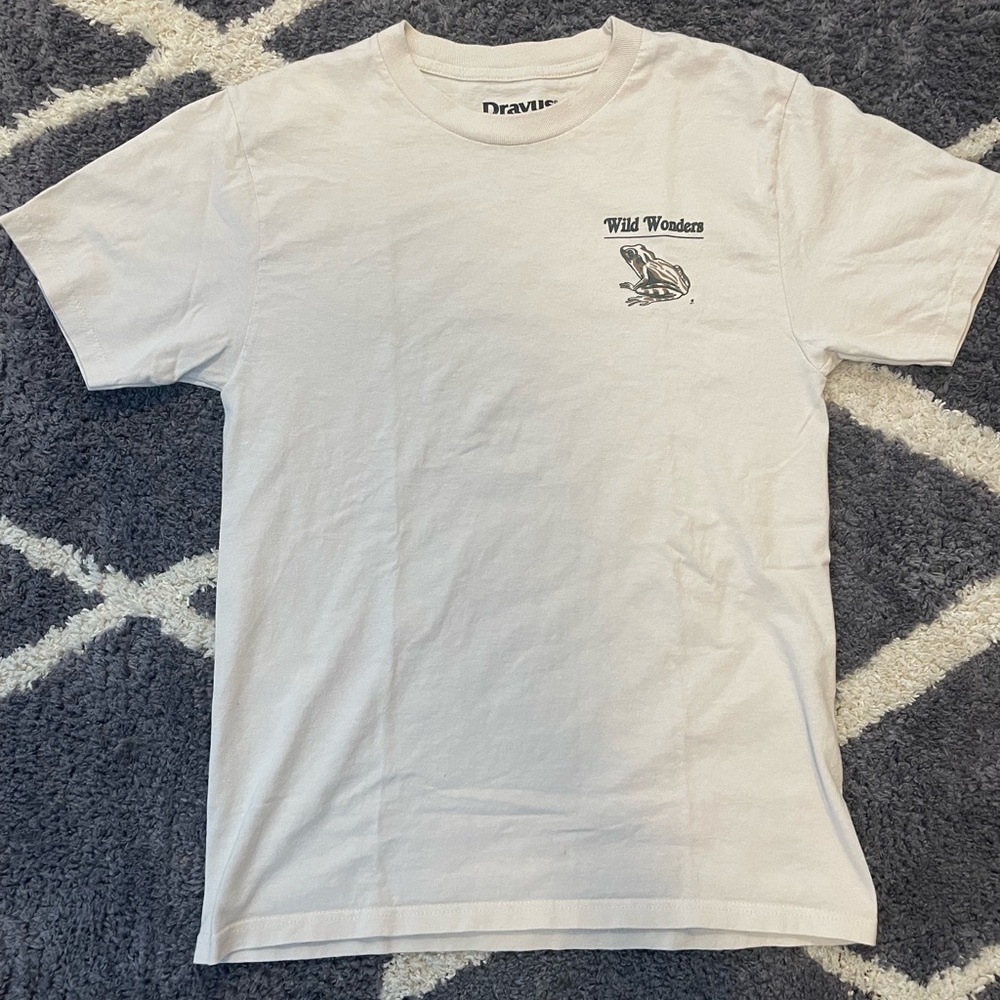 Dravus small cream wild wonders shirt